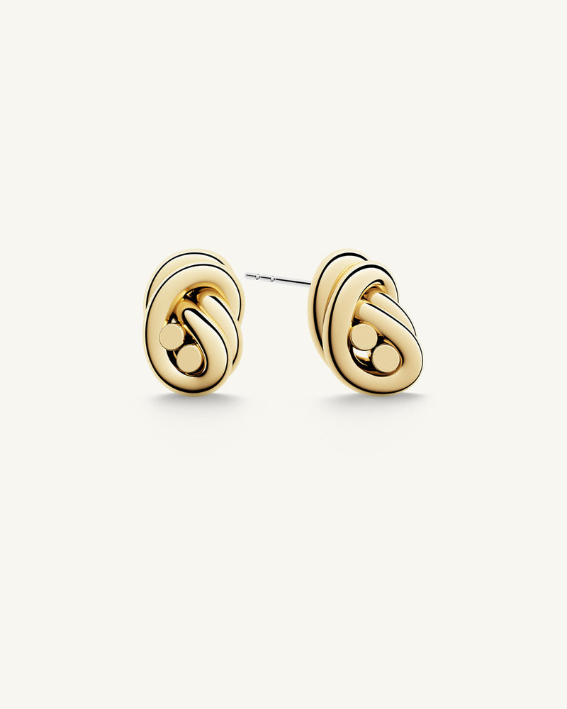 Earrings in gold plated-316L stainless steel from Waldor & Co. The model is Dual Knot Earring Polished.