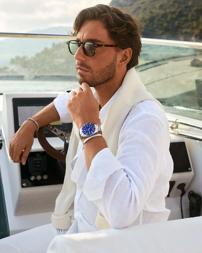 luminous hands. Ronda 715. The model is Novel 40 Cap d’Ail 40mm.