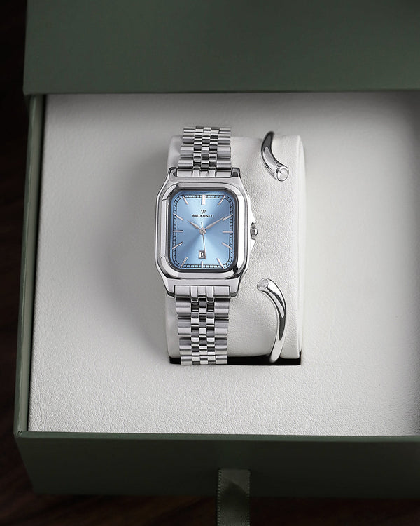  A square womens watch in 316L stainless steel from Waldor & Co. with blue Diamond Cut Sapphire Crystal glass dial. Seiko movement. The model is Delight 32 Chelsea