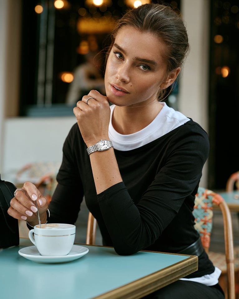  A square womens watch in Rhodium-plated 316L stainless steel from Waldor & Co. with white Diamond Cut Sapphire Crystal glass dial. Seiko movement. The model is Eternal 22 Bellagio.
