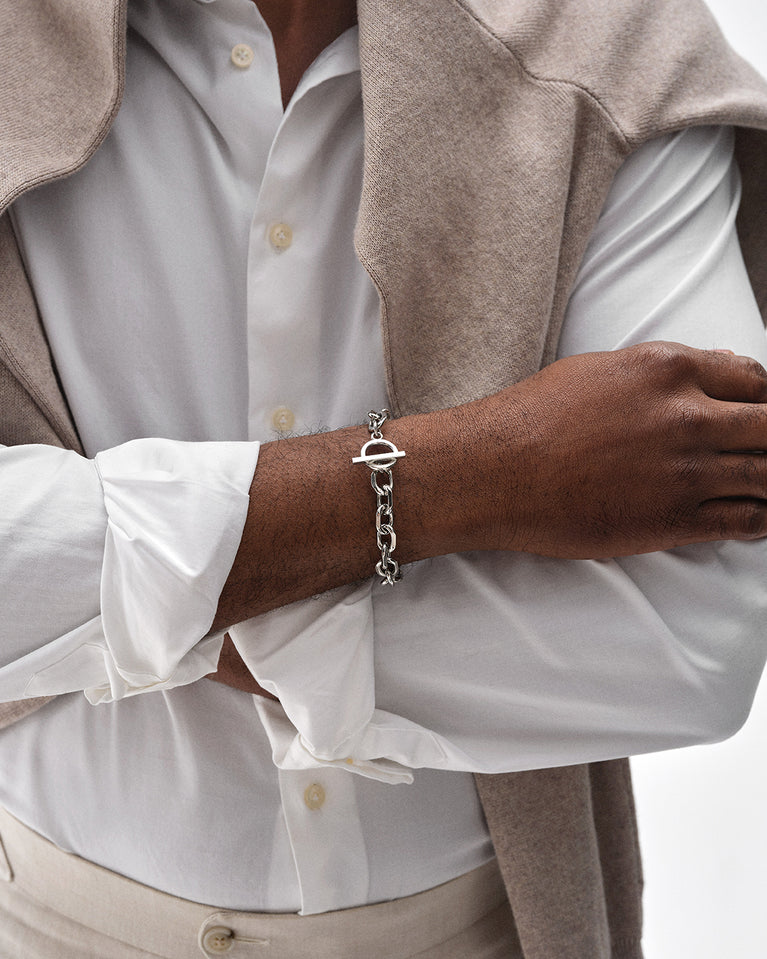  A Chain Bracelet in polished silver from Waldor & Co. The model is Noble Chain Polished Silver